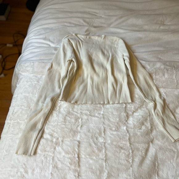 Brandy Mellville crop sweater - Picture 2 of 3